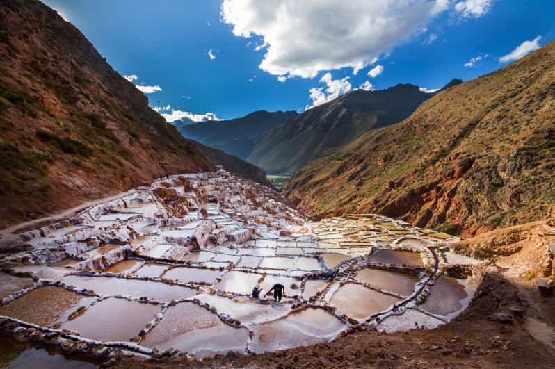 Cusco: Valle Sagrado con Maras y Moray tour de día completo