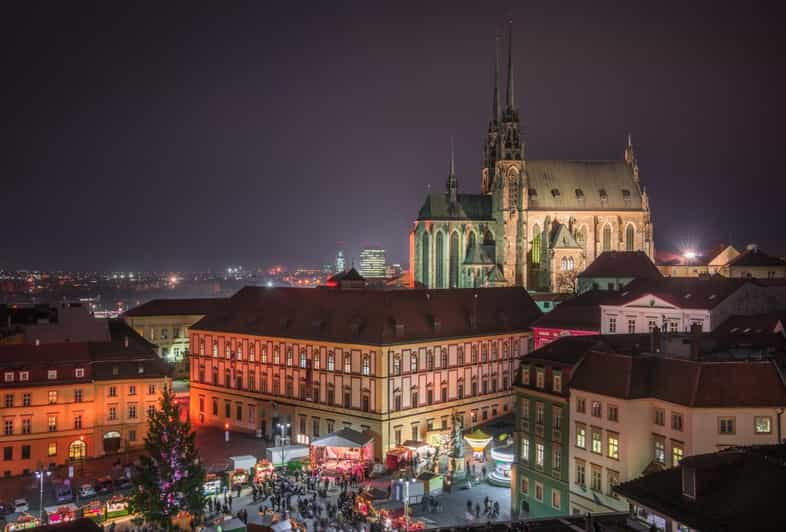 Magia navideña en Brno: Un paseo festivo