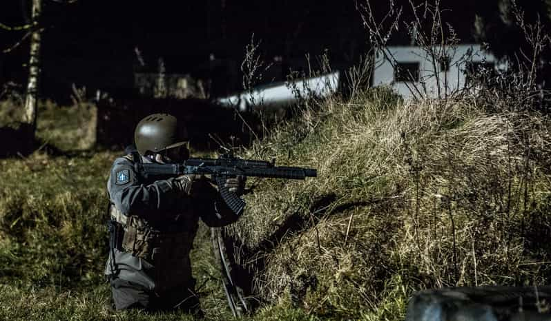 Horst: Aventura nocturna de airsoft