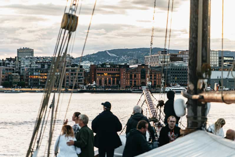 Oslo: Crucero nocturno por los fiordos con buffet de gambas