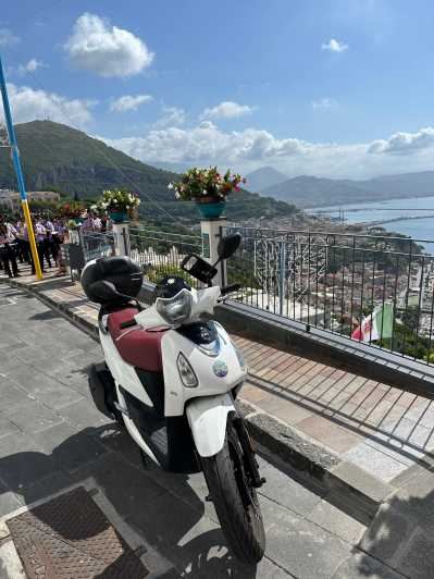 Vietri sul Mare: Alquiler de scooters 125cc con entrega en hotel