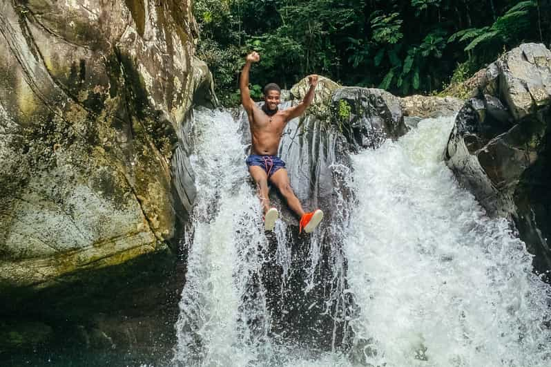 Desde San Juan: tour del bosque El Yunque y tobogán