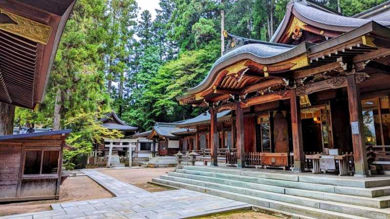 Desde Takayama: Sumérgete en la rica historia y el templo de Takayama