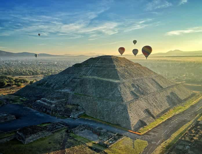 Teotihuacan: Vuelo en globo con transporte y tiempo libre