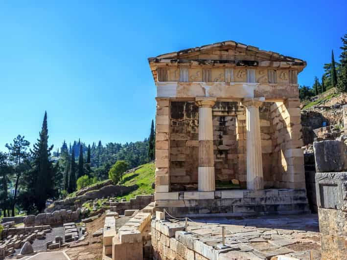 Excursión privada de Atenas a Delfos y Arachova en minibús VIP