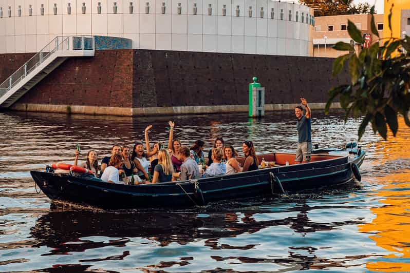 Groninga: Paseo en barco por el canal con bebidas ilimitadas