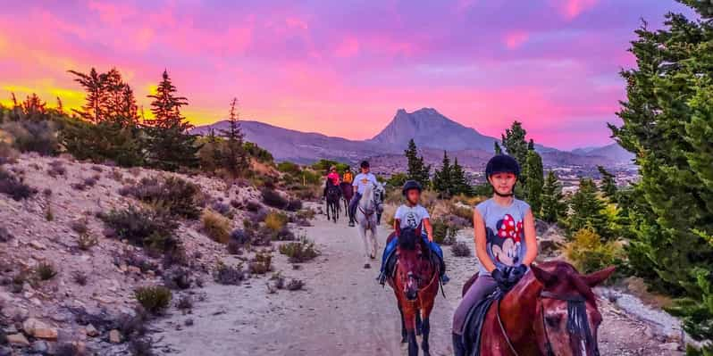 Villajoyosa Paseos a caballo por la montaña con vistas al mar