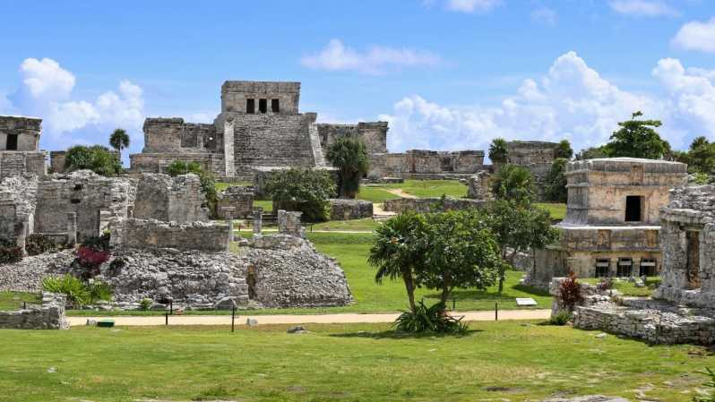 Riviera Maya: Tour de medio día por las ruinas de Tulum y 2 cenotes