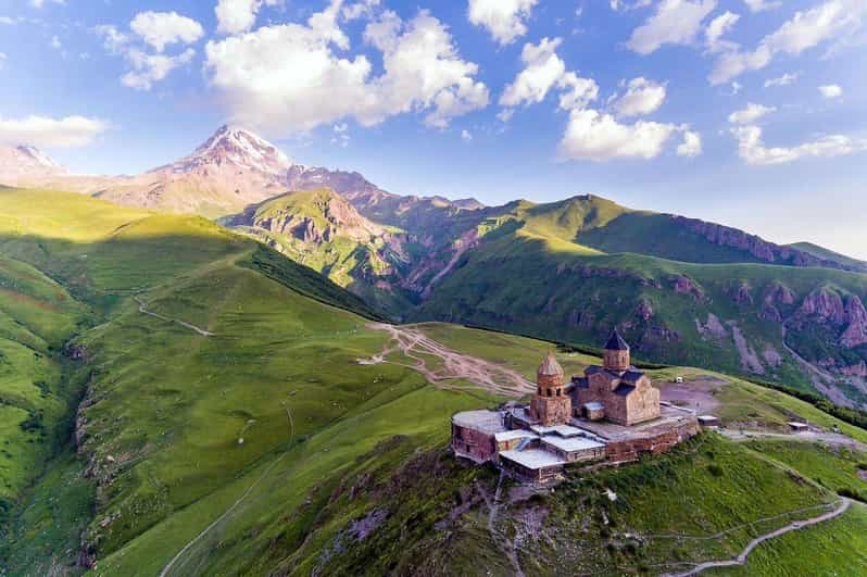 Desde Tiflis : Ananuri - Gudauri y Kazbegi Visita guiada para grupos