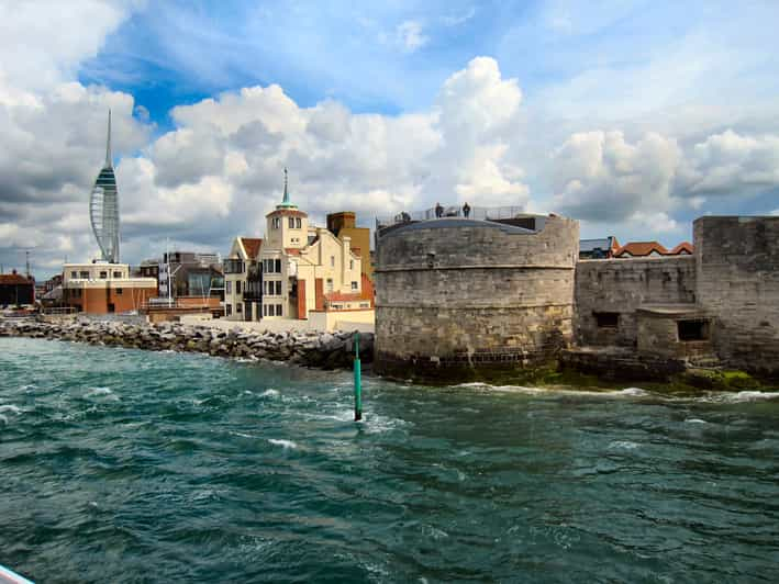 Portsmouth: Paseo Autoguiado y Búsqueda del Tesoro Interactiva