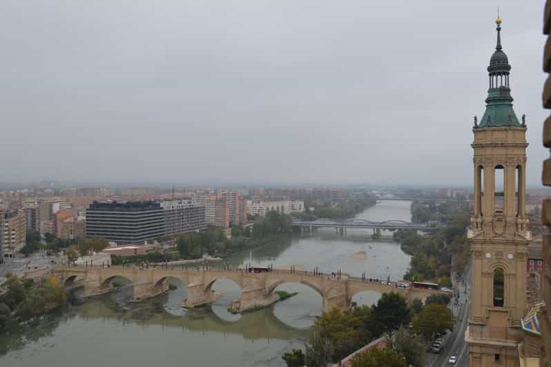 Zaragoza: Primer Paseo de Descubrimiento y Lectura