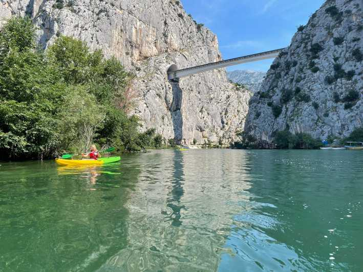 Omiš: Excursión en kayak por el río y snorkel en el mar