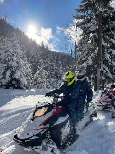 Excursión en Motos de Nieve por los Cárpatos