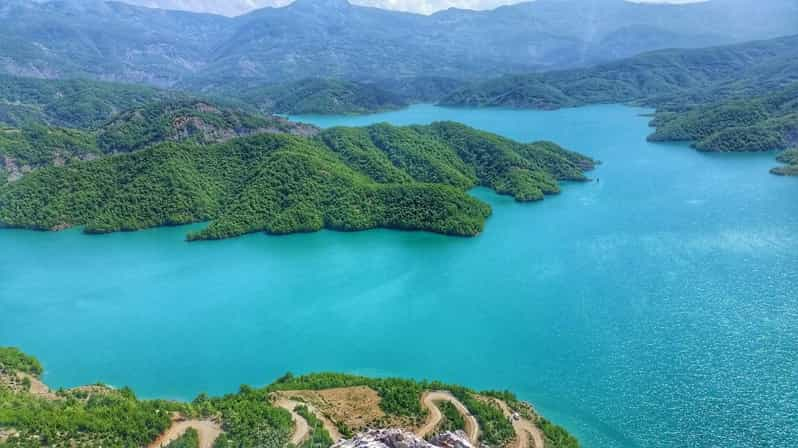 Desde Tirana: Excursión a pie por la montaña Gamti y el lago Bovilla