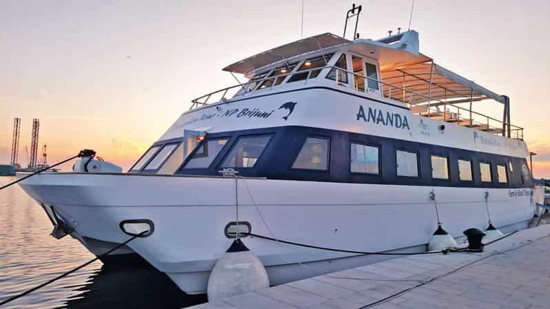 Pula: Crucero con Delfines al Atardecer en Brijuni con Cena y Bebidas