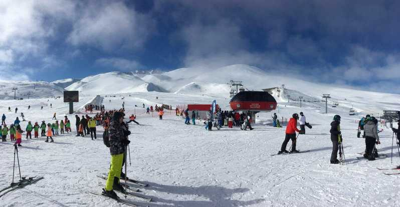 Día completo de esquí en Capadocia Todo Incluido