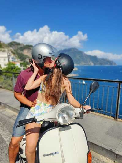 Positano: Tour Privado en Vespa por la Costa Amalfitana con un guía local
