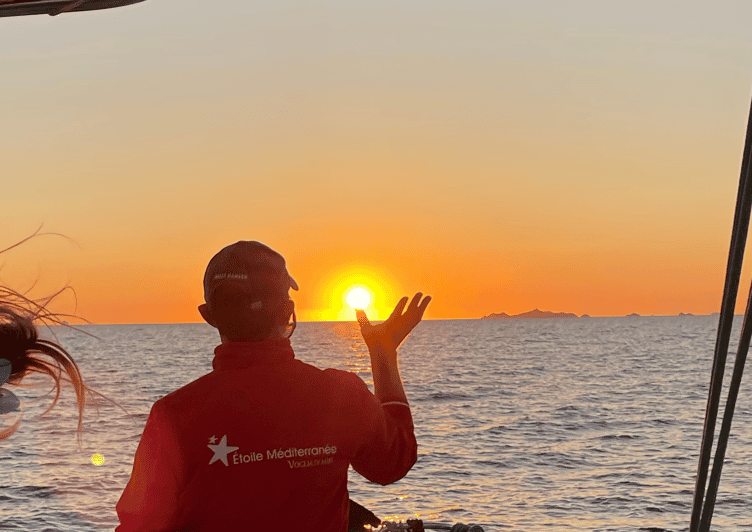 Admira la puesta de sol sobre las Islas Sanguinarias