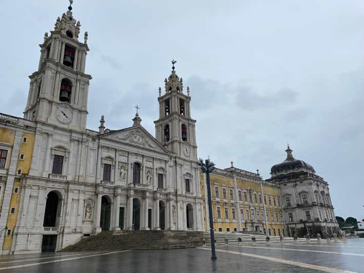 Mafra, Ericeira y Queluz: Transporte privado de día completo