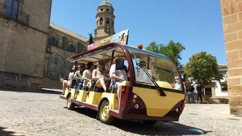 Baeza: Recorrido turístico en autobús eléctrico con guía