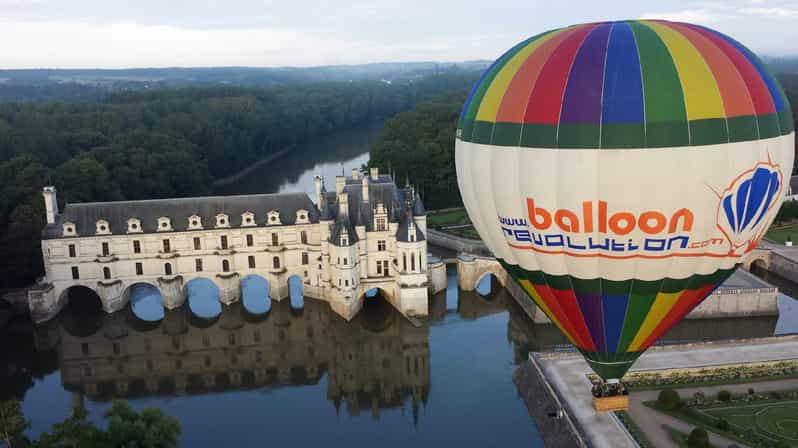 Paseo en Globo Aerostático por el Valle del Loira al Amanecer