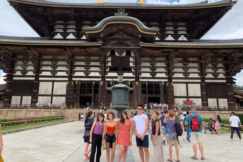 Nara: Tour a pie de medio día por el Patrimonio de la UNESCO y la Cultura Local