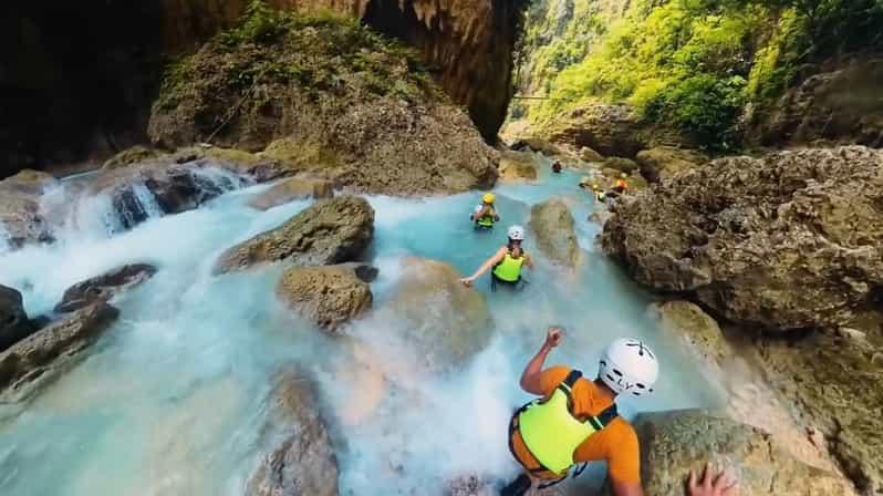 Cebú: excursión por las islas Piscador, carrera de sardinas y barranquismo