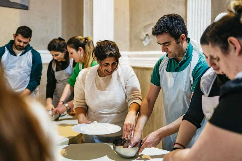 Nápoles: Disfruta de un auténtico taller de elaboración de pizzas con bebidas