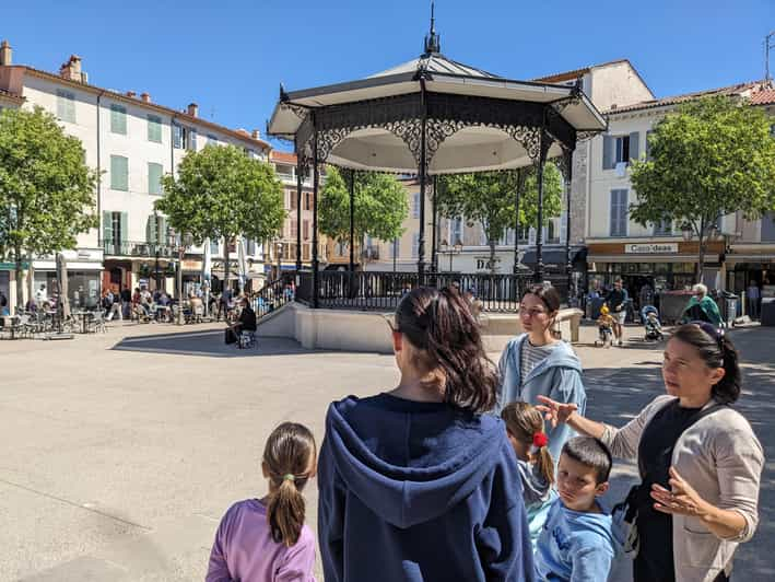 Antibes: Tour a pie de 2 horas por el casco antiguo