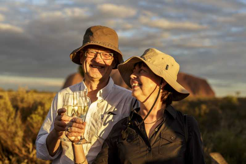 Desde Alice Springs: tour 1 día a Uluru con cena barbacoa