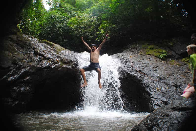 Excursión a la Cascada del Explorador