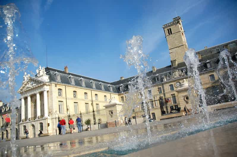 Dijon: Visita de la ciudad con un guía francófono