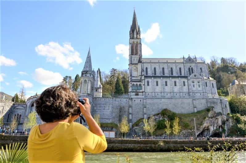 Lourdes: tour guiado privado en el Santuario