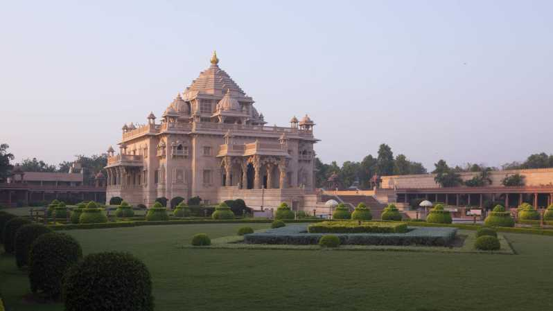 Ahmedabad: Excursión Privada a Templos y Religión con Stepwell