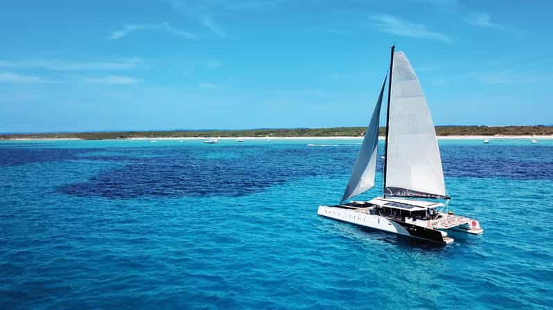 Cartagena: Catamarán Islas del Rosario con Almuerzo y Snorkel