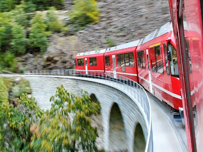 Desde Como: Viaje a San Moritz y Tirano con el Bernina Express