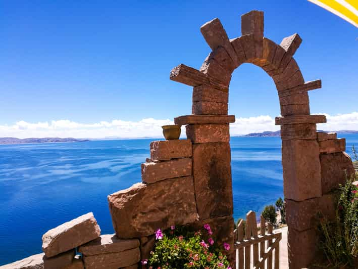 Tour de día completo del Lago Titicaca y Uros y Taquile