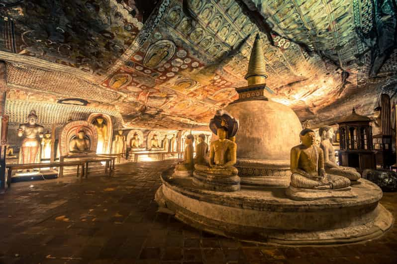 Dambulla: Templo de la Cueva y Pueblo Todo Incluido