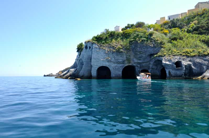 Excursión de 5 horas en barco por la isla de Ponza