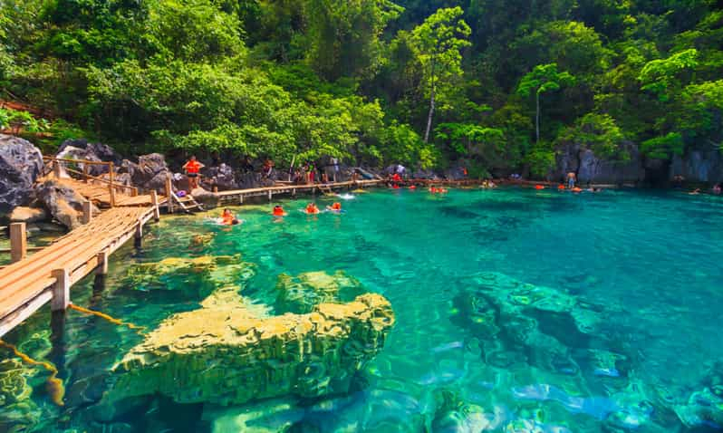 Coron: Excursión a las islas, lagunas y lagos fuera de la bahía