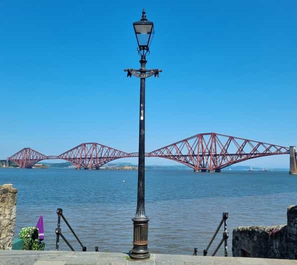 Descubre el histórico South Queensferry: Visita autoguiada