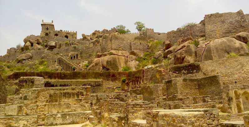 Hyderabad: tour de medio día por el fuerte de Golconda y las tumbas de Qutub Shahi