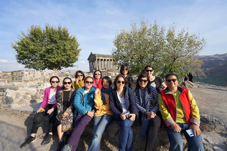 Desde Ereván: tour al templo Garni y Geghard con horneado Lavash