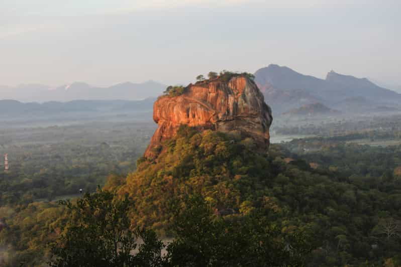 Excursión de un día a Sigiriya y Dambulla desde Colombo o Negombo