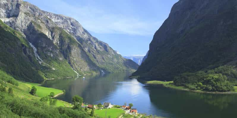 Bergen: Excursión Privada de un Día, Crucero por el Nærøyfjord y Ferrocarril de Flåm