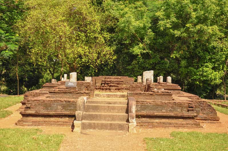 Desde Kandy Visita guiada a Panduwasnuwara y Yapahuwa