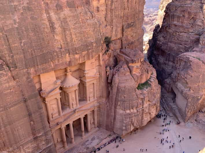 Desde Ammán: Excursión de 2 días a Petra y Wadi Rum y Mar Muerto