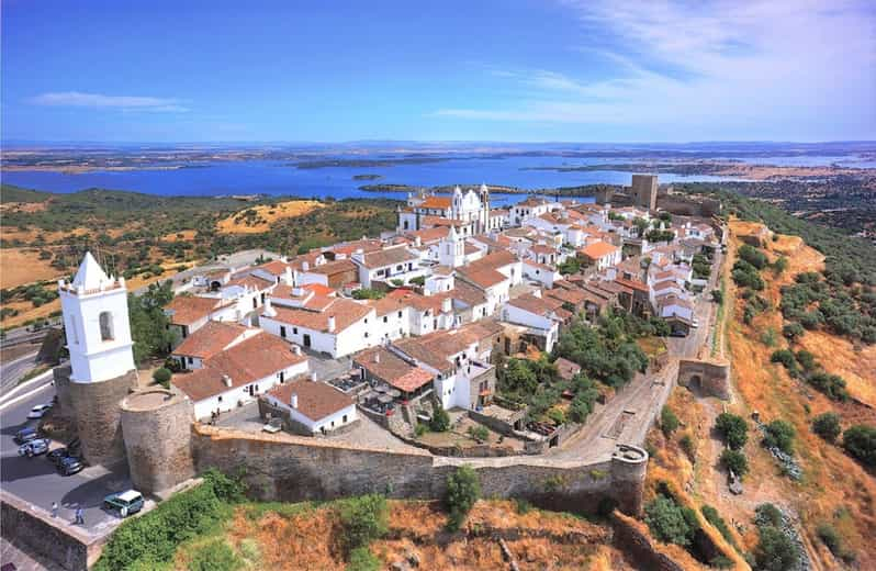 Desde Lisboa: Excursión de un Día a Évora y Monsaraz con Cata de Vinos