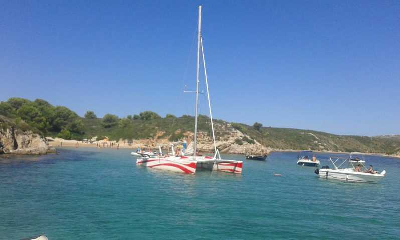 Desde Fornells: catamarán por Menorca de medio día y buceo