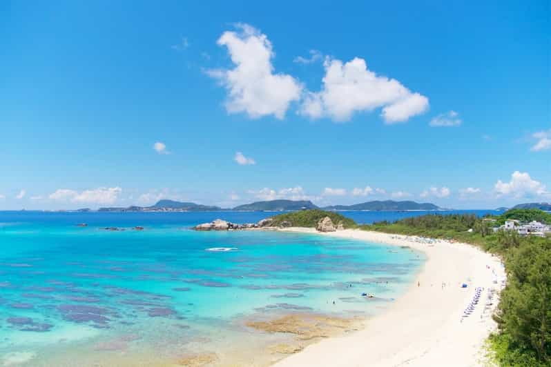 Naha: Excursión de un día a la Isla Tokashiki con Almuerzo